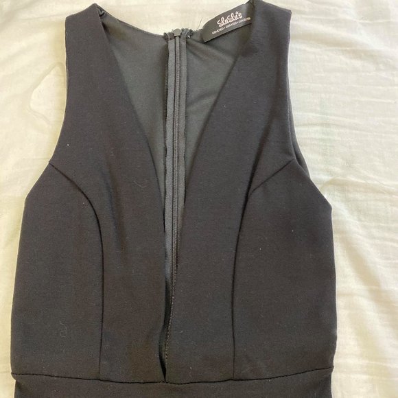 Black Dress - Picture 4 of 10